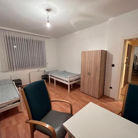 Duisburg Feelhome, Flughafen Nah,3-Schlafzimmer, Dusche Ebenerdig, Zentral, Wifi, Ground Floor Exterior foto