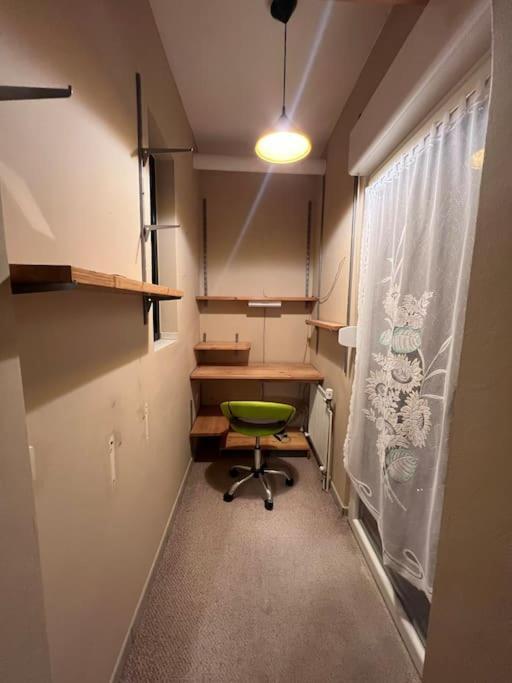 Duisburg Feelhome, Flughafen Nah,3-Schlafzimmer, Dusche Ebenerdig, Zentral, Wifi, Ground Floor Exterior foto