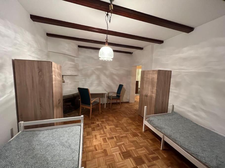 Duisburg Feelhome, Flughafen Nah,3-Schlafzimmer, Dusche Ebenerdig, Zentral, Wifi, Ground Floor Exterior foto
